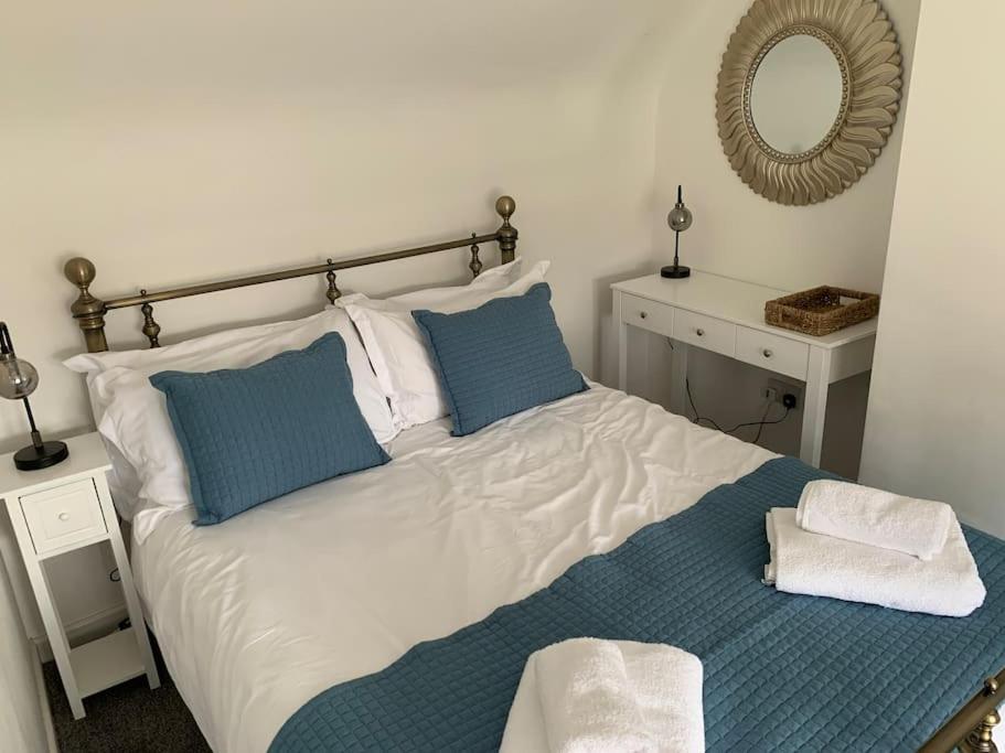 Award Winning Pet Friendly Paddock Cottage Whitby Exterior photo